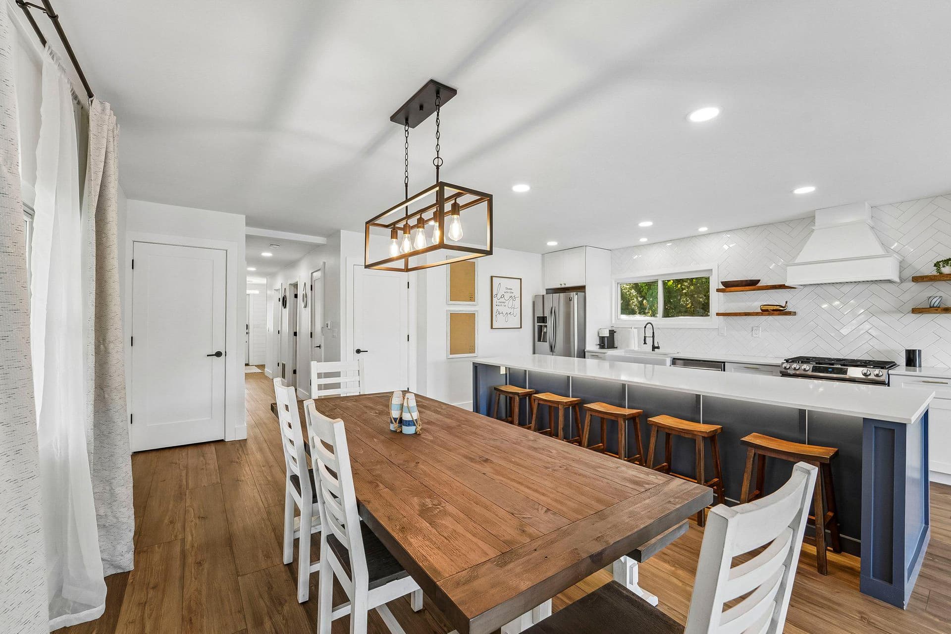 923 Short Road photo 3