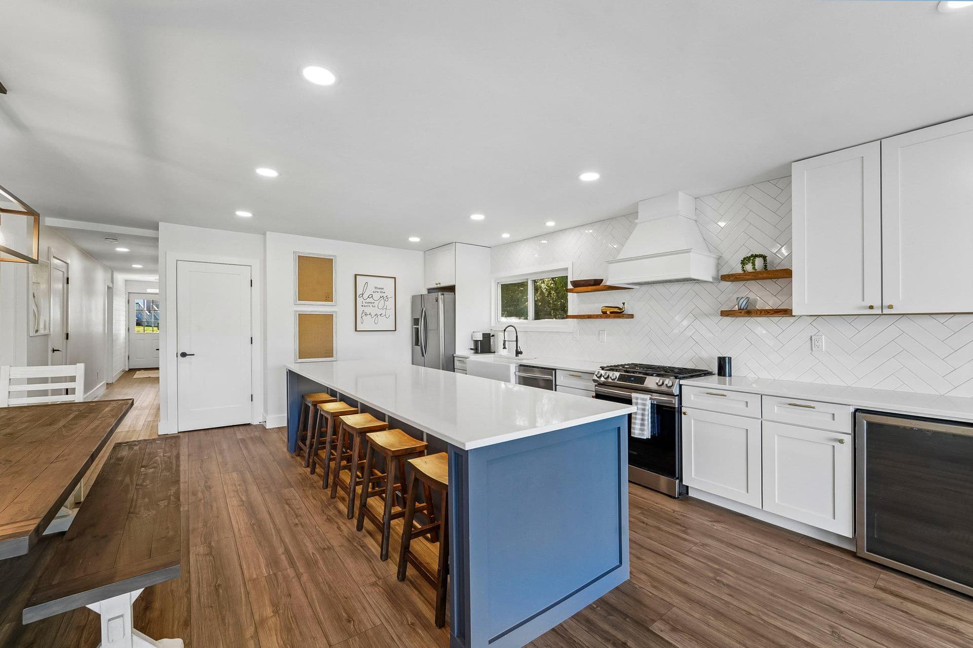 923 Short Road photo 4
