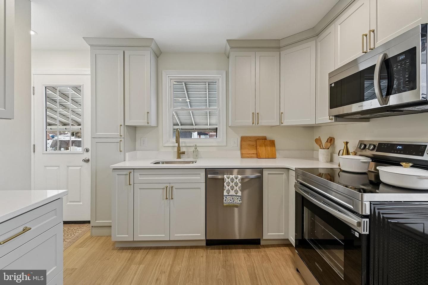 100 Margaret Avenue photo 8