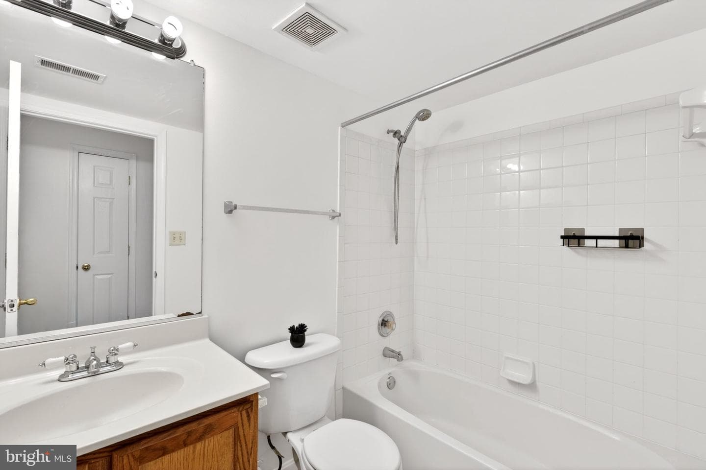 9645 Devedente Drive #204 photo 14