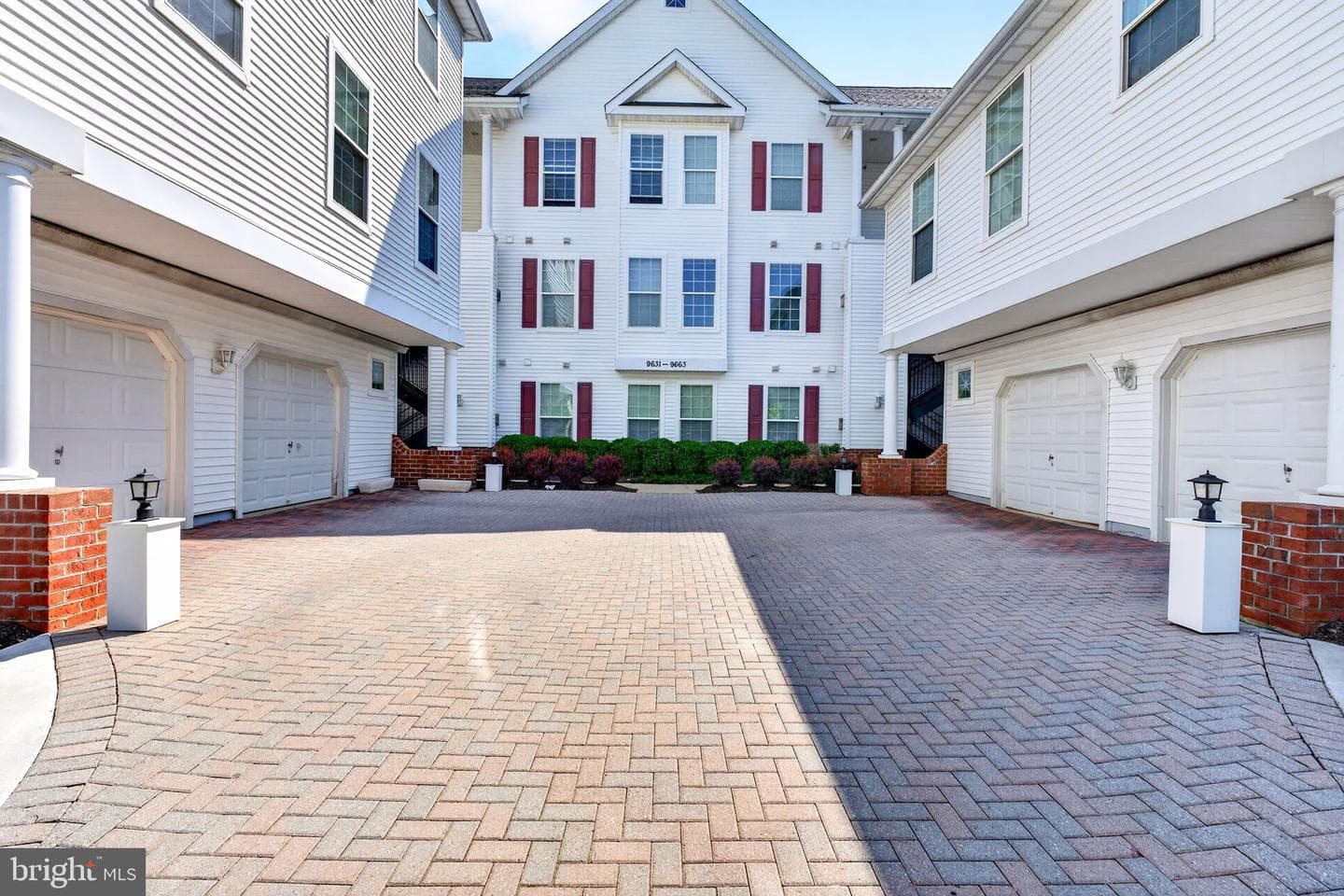 9645 Devedente Drive #204 photo 21