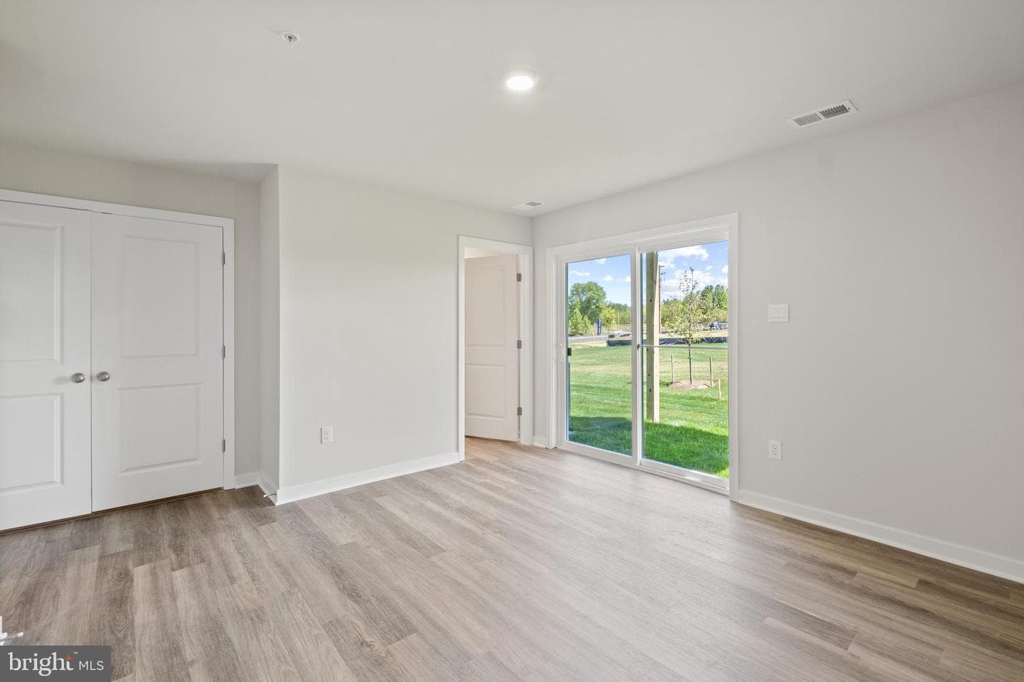 5019 Silver Oak Drive photo 6