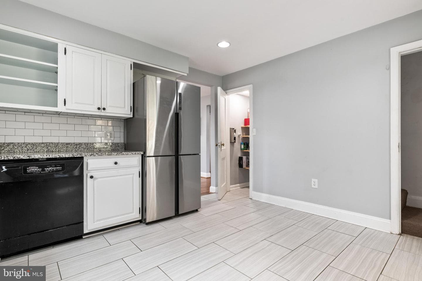 4416 Fullerton Avenue photo 15