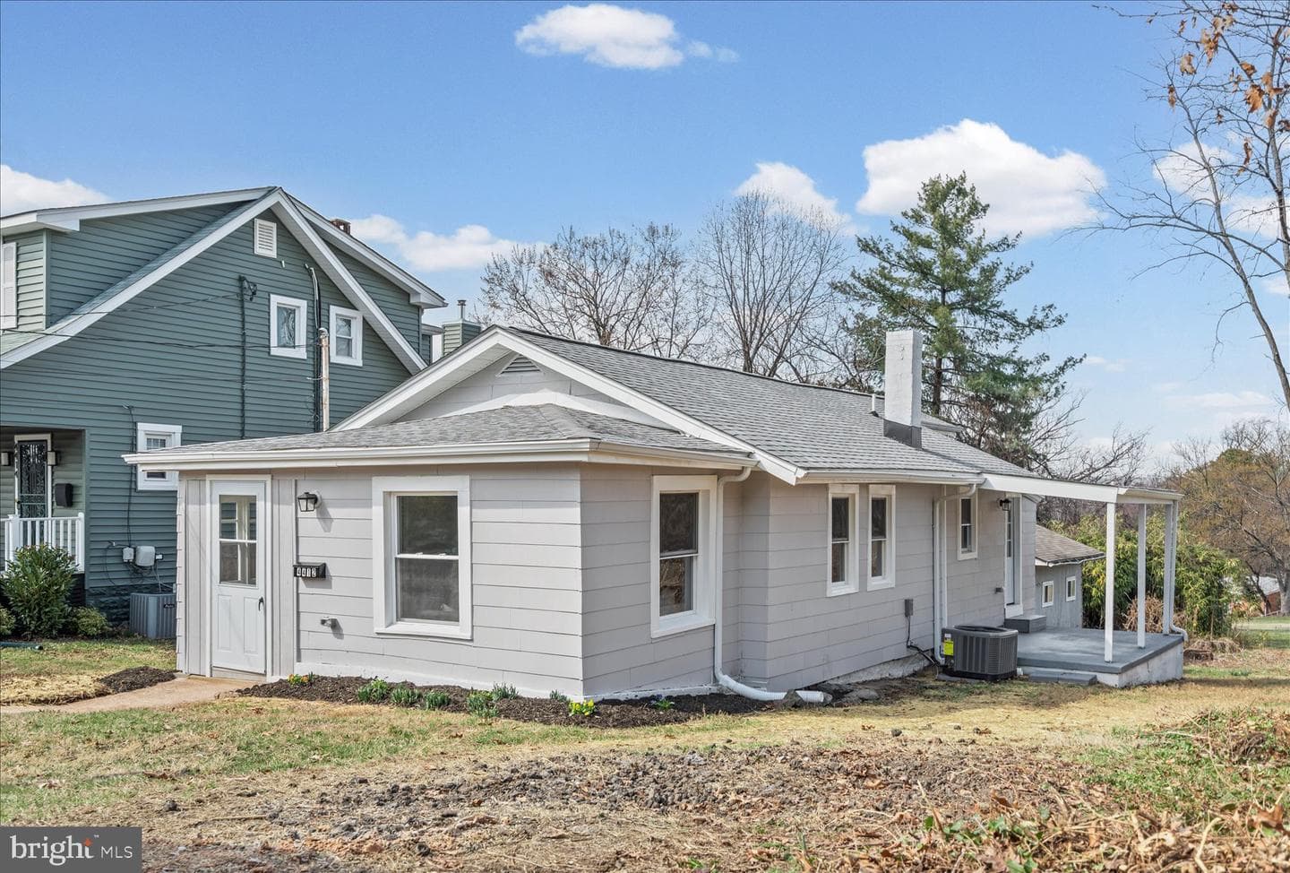 4412 Maple Avenue photo 2