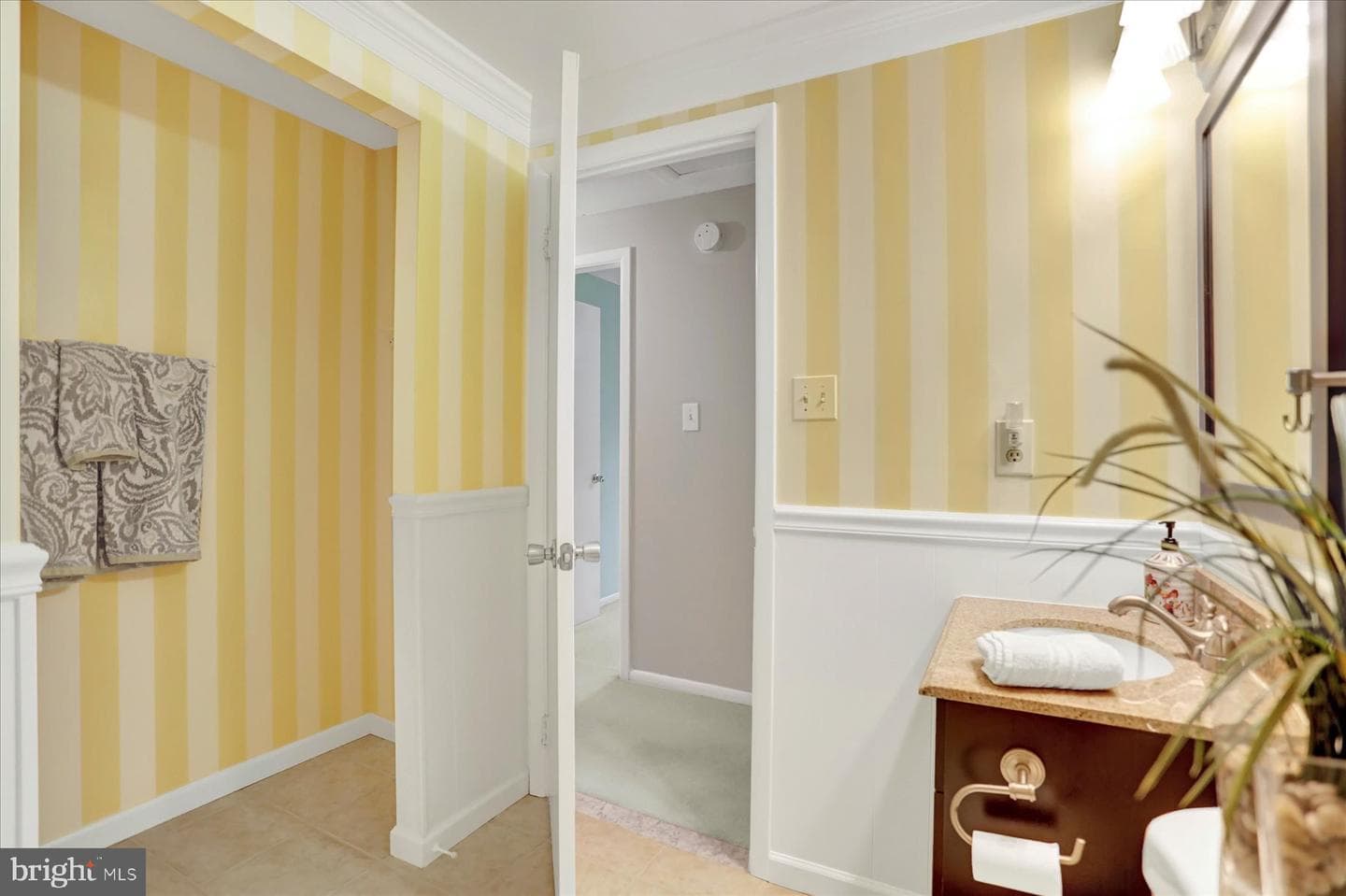 9228 Bowline Road photo 34