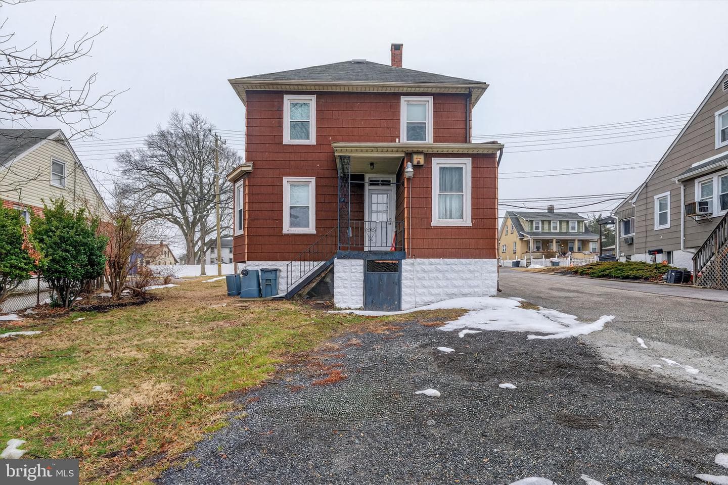 1258 Linden Avenue photo 2