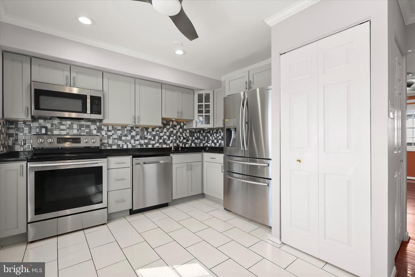 8 Middleview Court photo 16