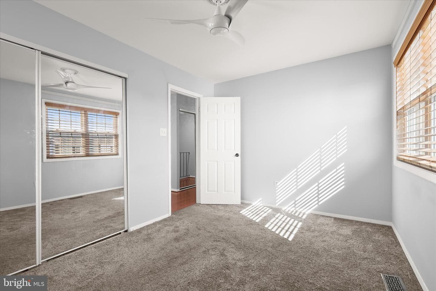 8 Middleview Court photo 23
