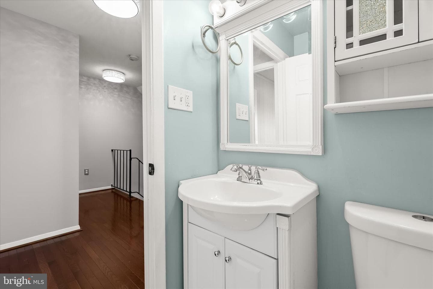 8 Middleview Court photo 25