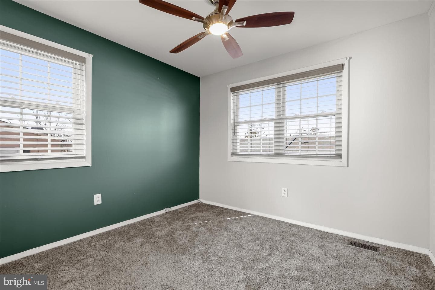 8 Middleview Court photo 26