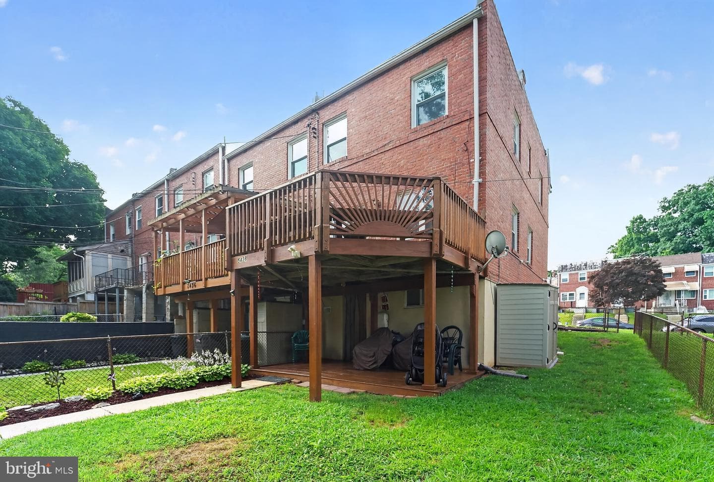 5438 Masefield Road photo 30