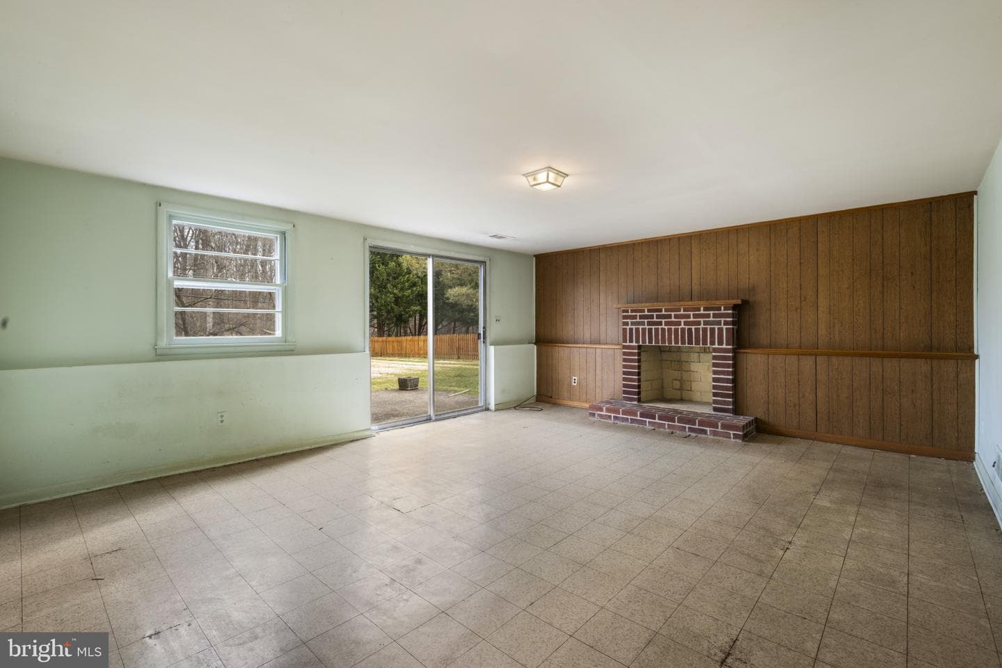 8723 Valleyfield Road photo 12