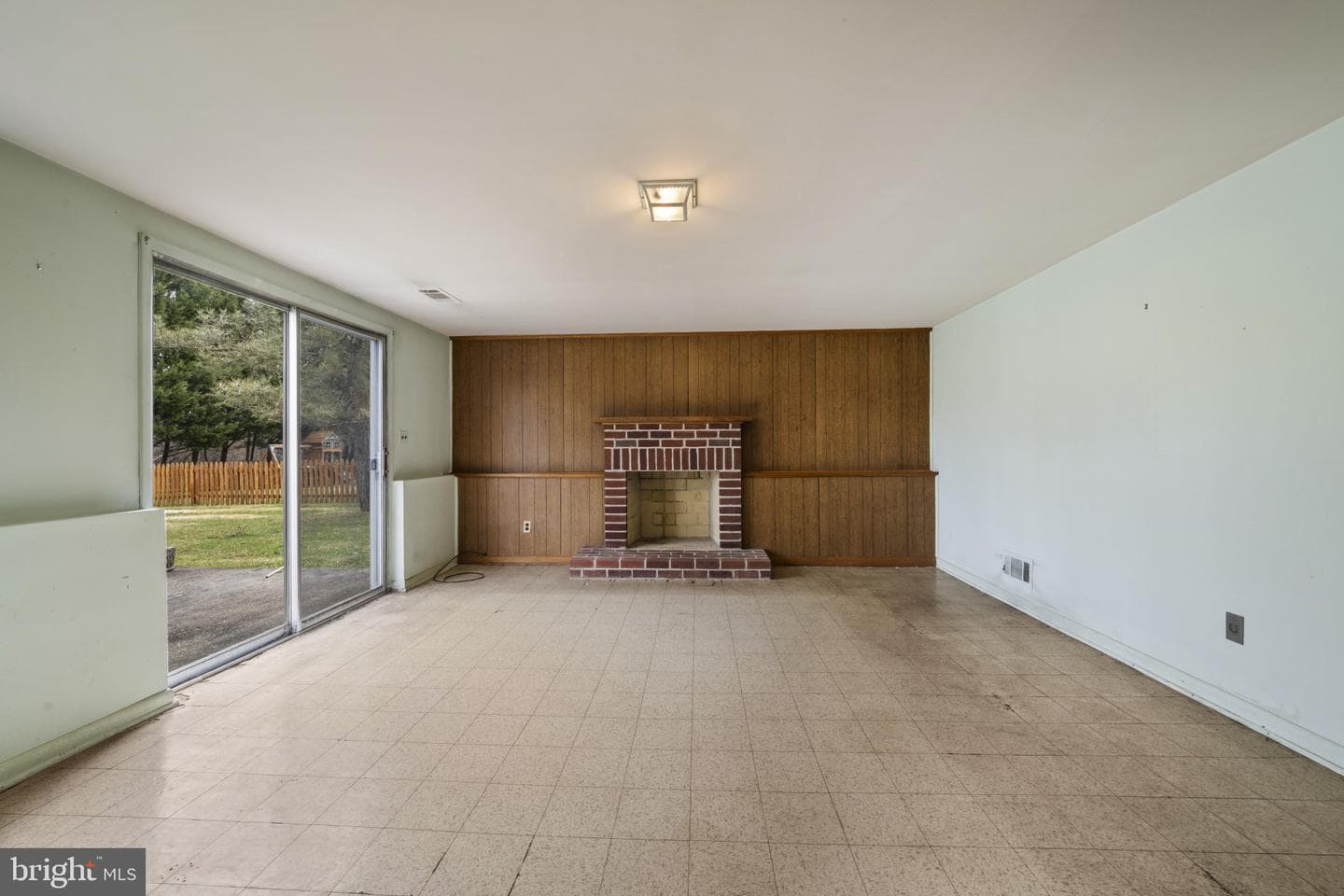 8723 Valleyfield Road photo 13