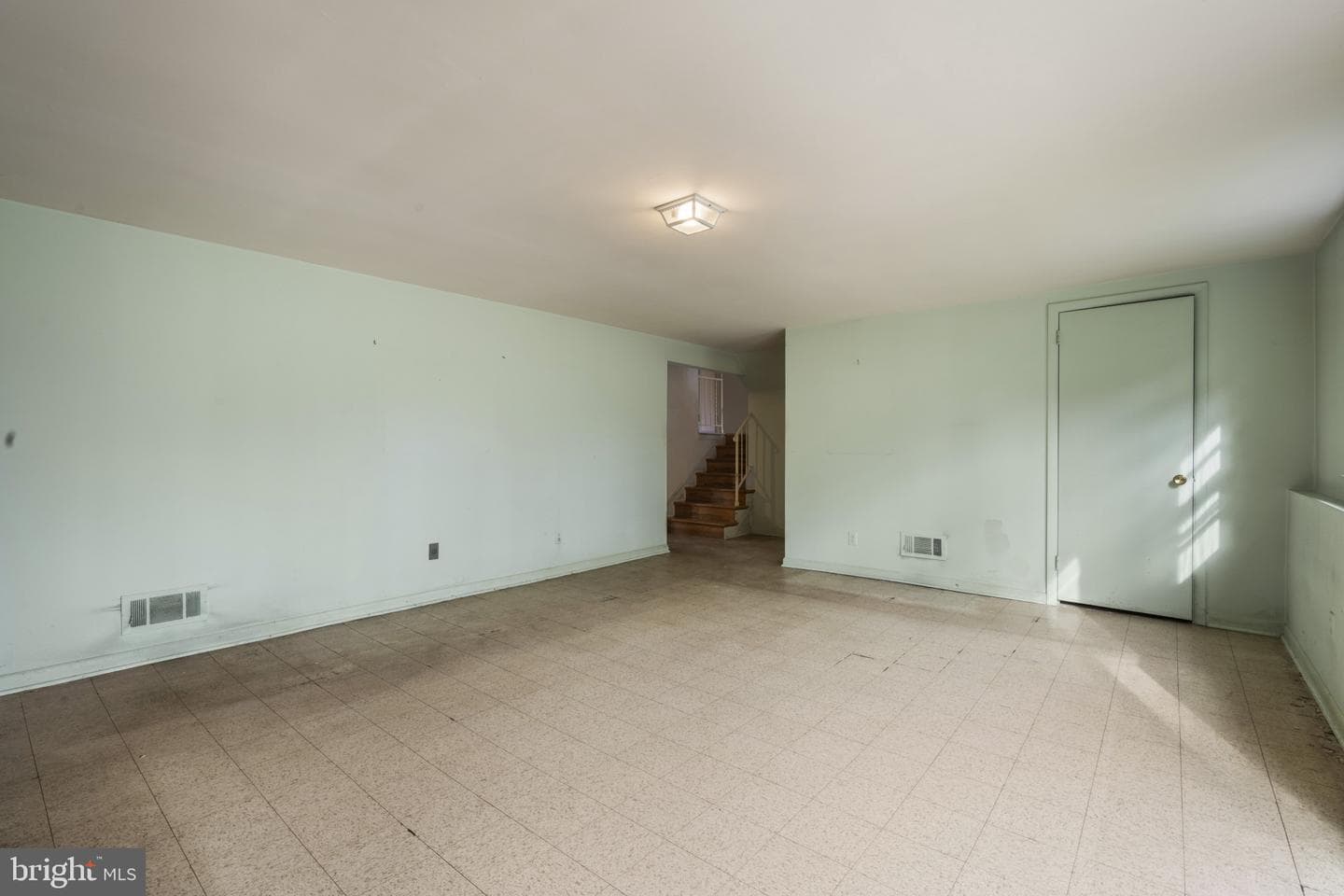 8723 Valleyfield Road photo 14