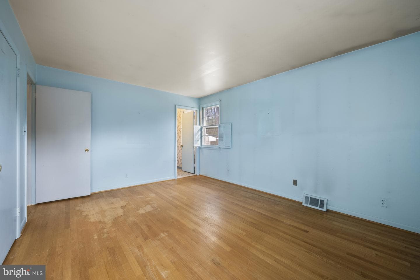 8723 Valleyfield Road photo 18