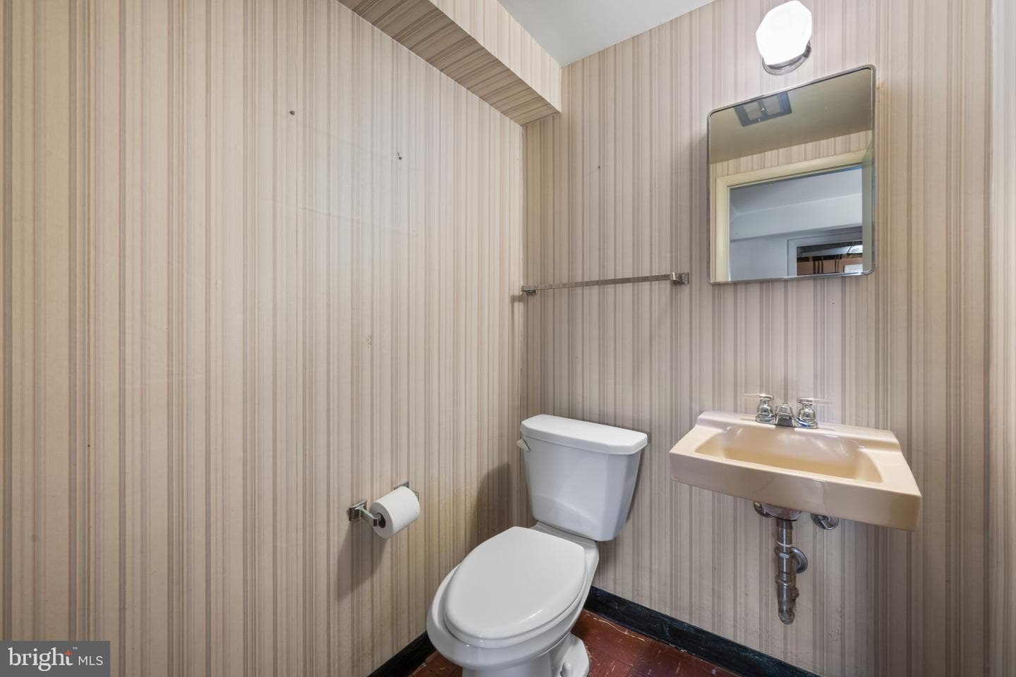 8723 Valleyfield Road photo 24