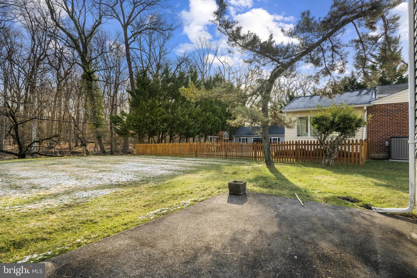 8723 Valleyfield Road photo 26