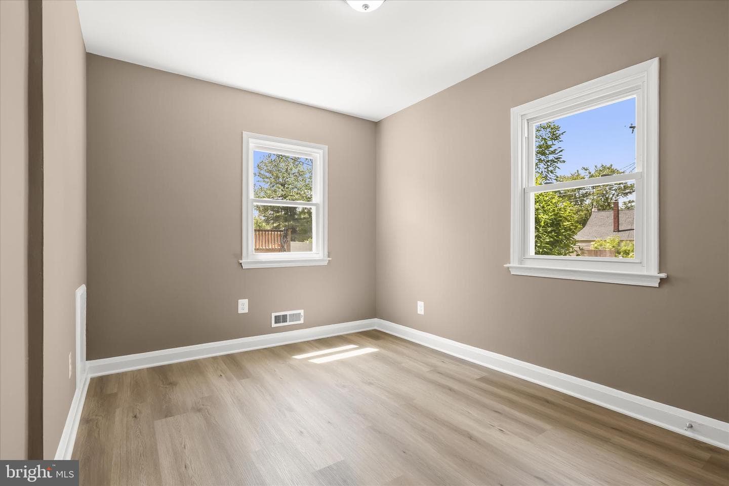 2651 W Park Drive photo 22