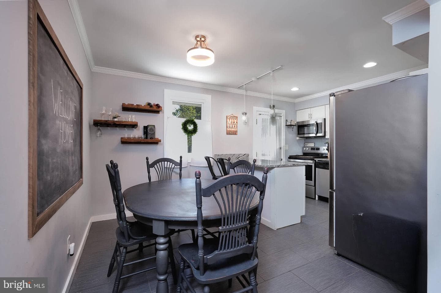 319 Sassafras Road photo 10