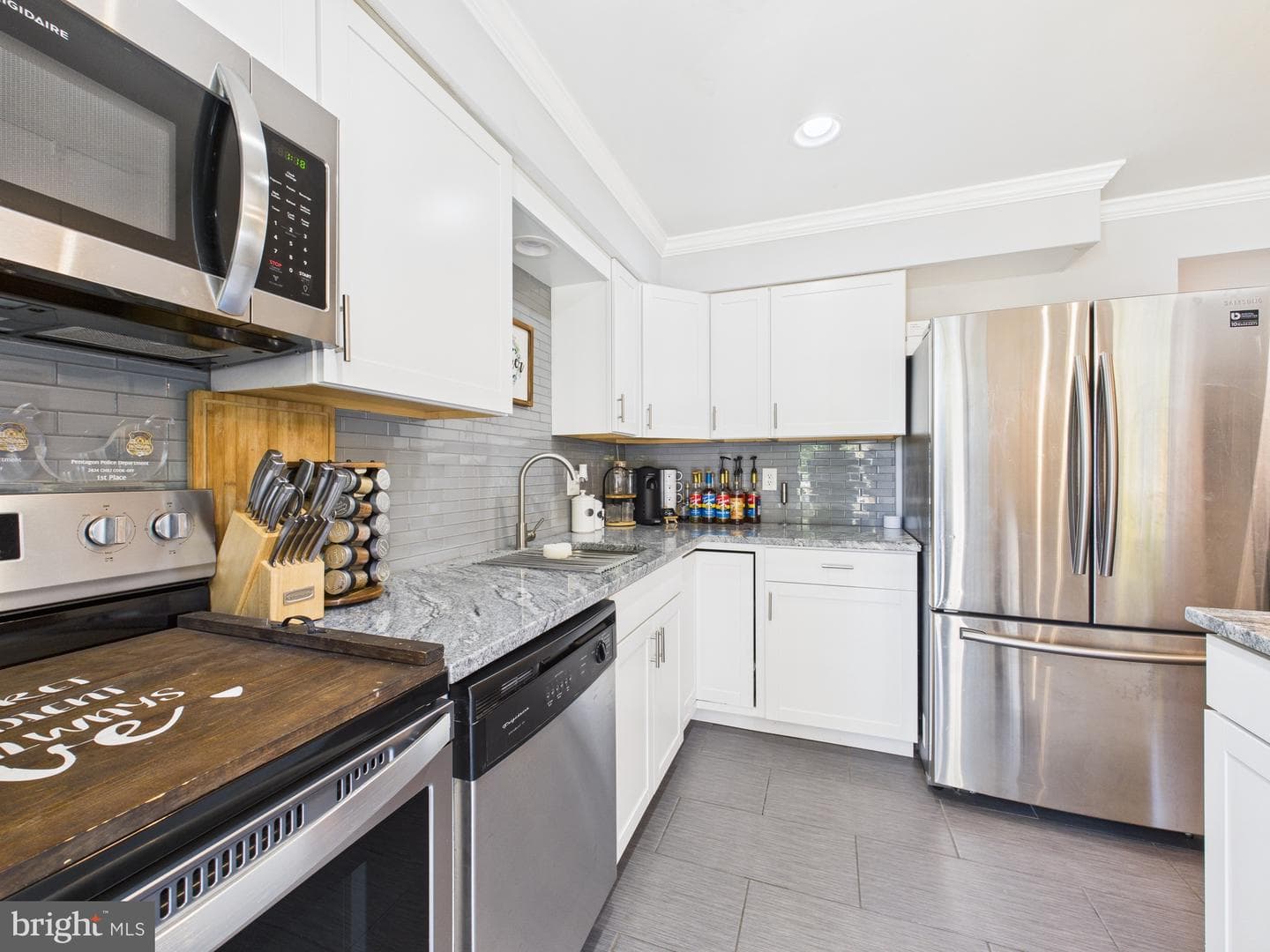 319 Sassafras Road photo 13