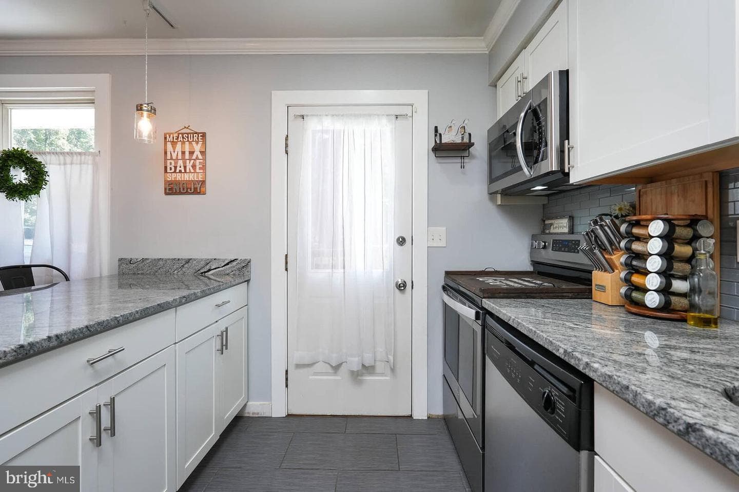319 Sassafras Road photo 15