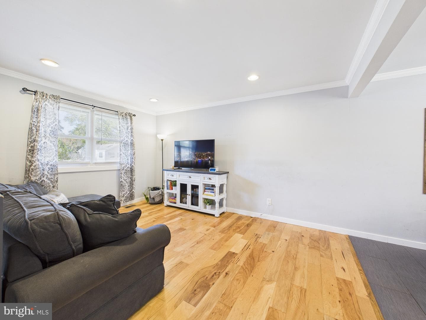 319 Sassafras Road photo 5