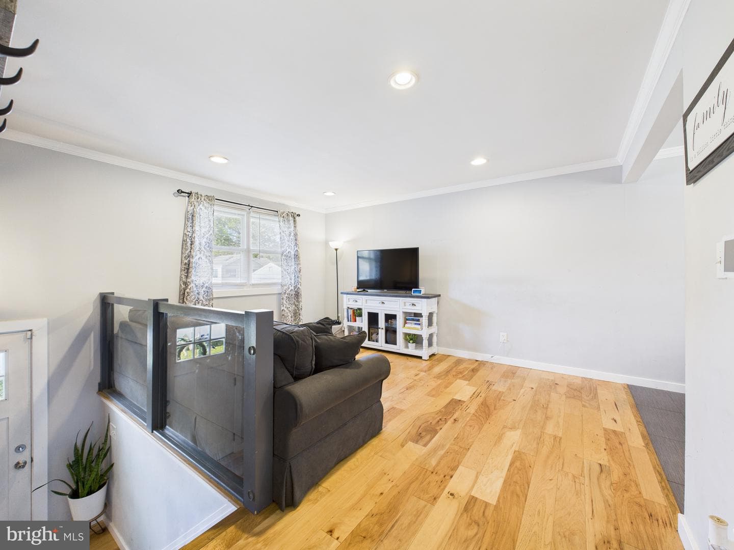 319 Sassafras Road photo 8
