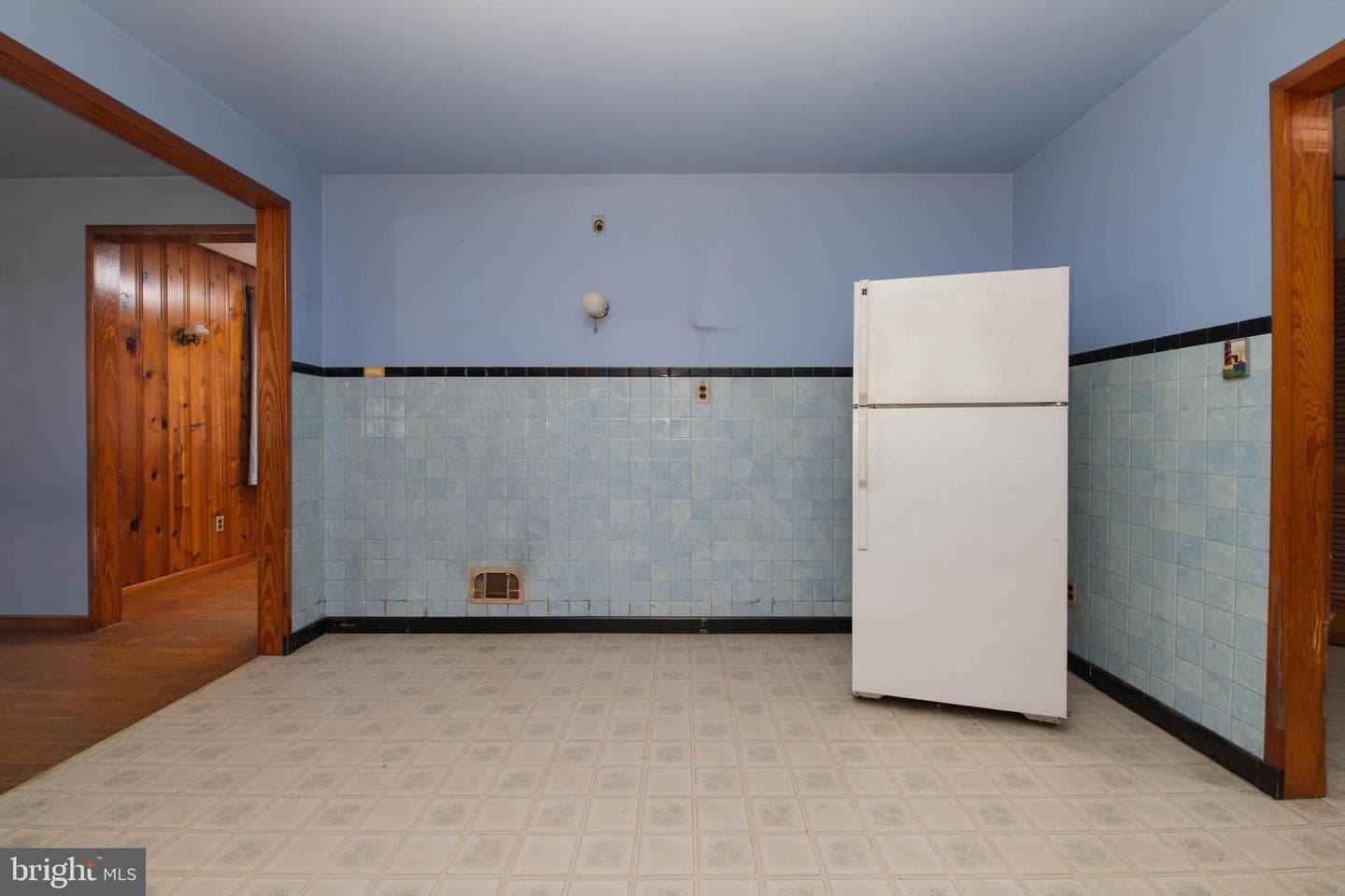 12709 Eastern Avenue photo 9