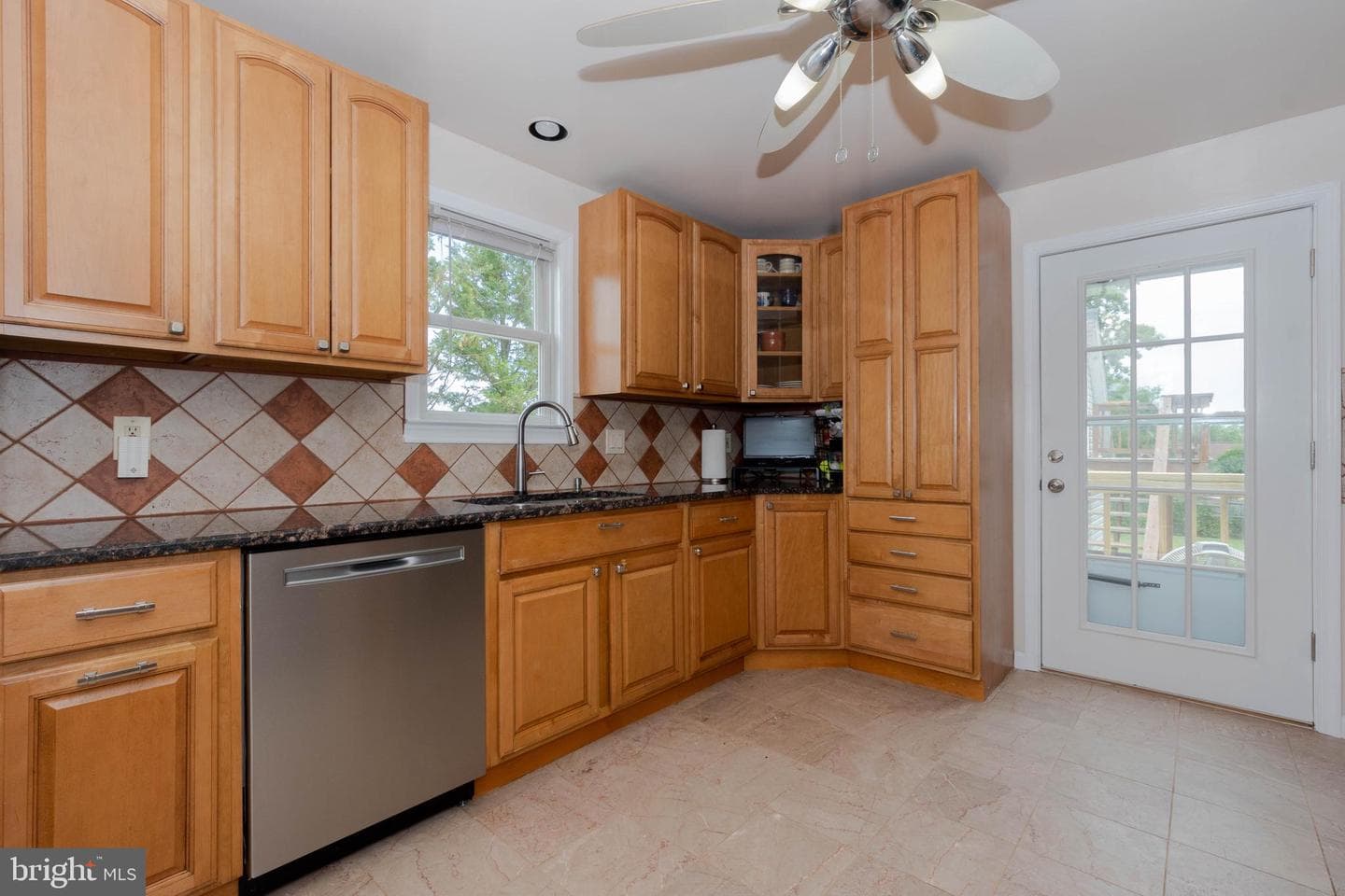 6414 Kenwood photo 17
