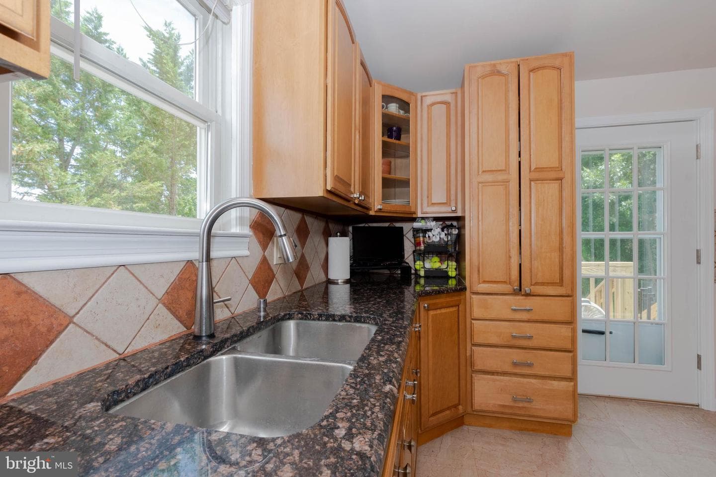 6414 Kenwood photo 18