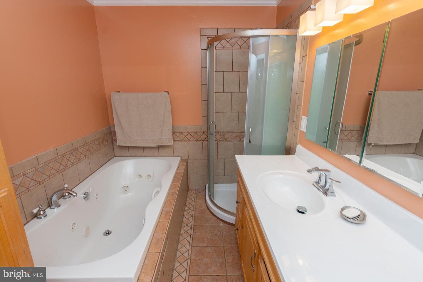 6414 Kenwood photo 20