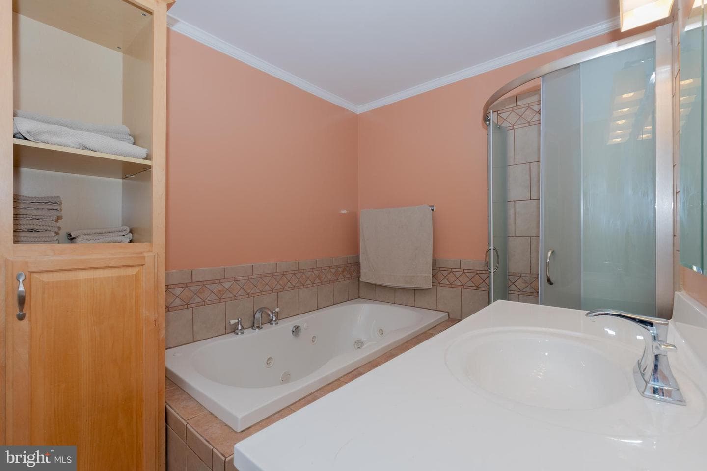 6414 Kenwood photo 21