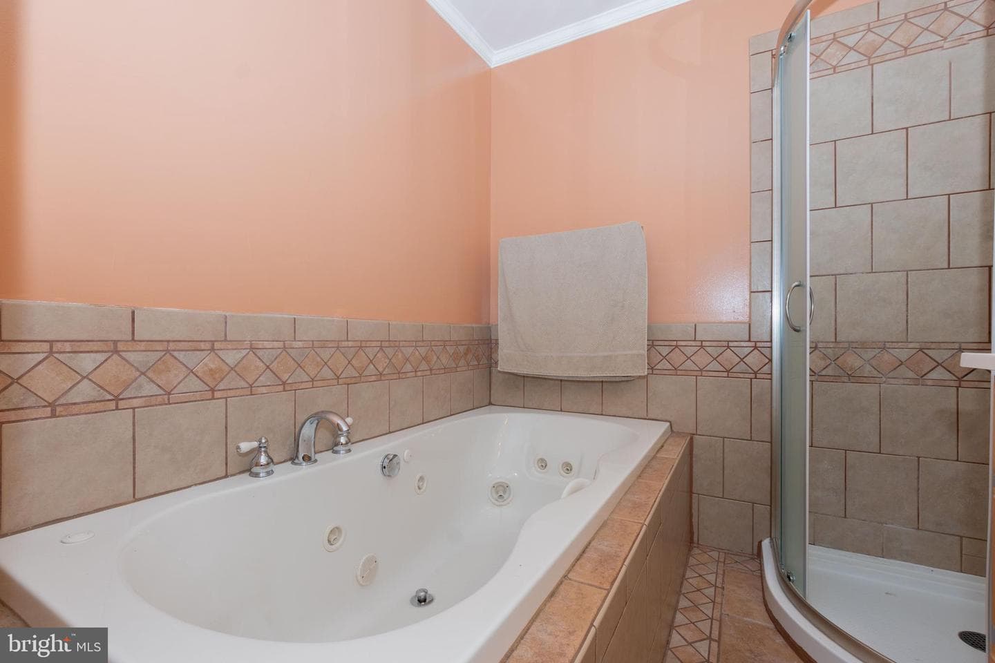 6414 Kenwood photo 22