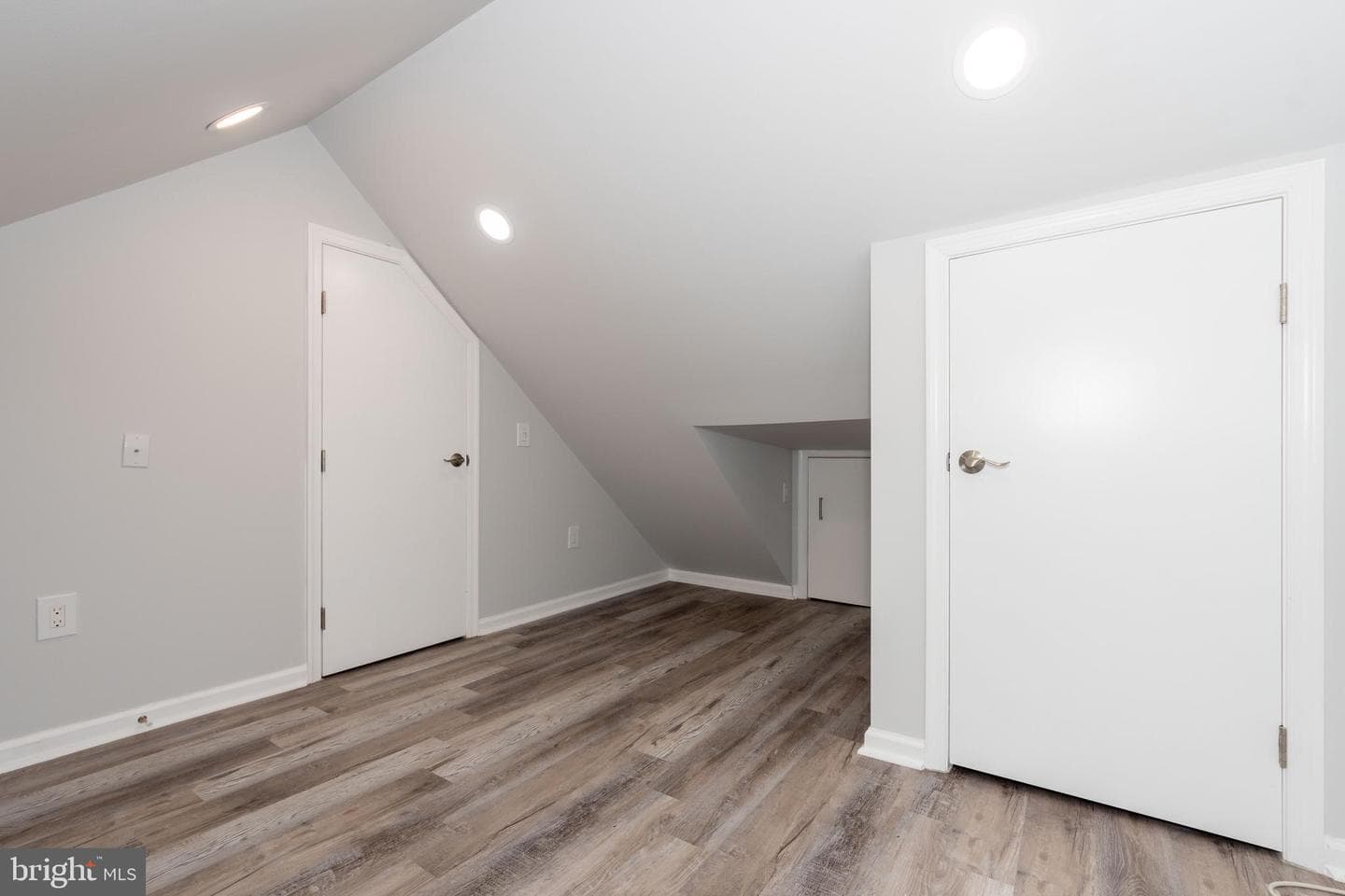 6414 Kenwood photo 30