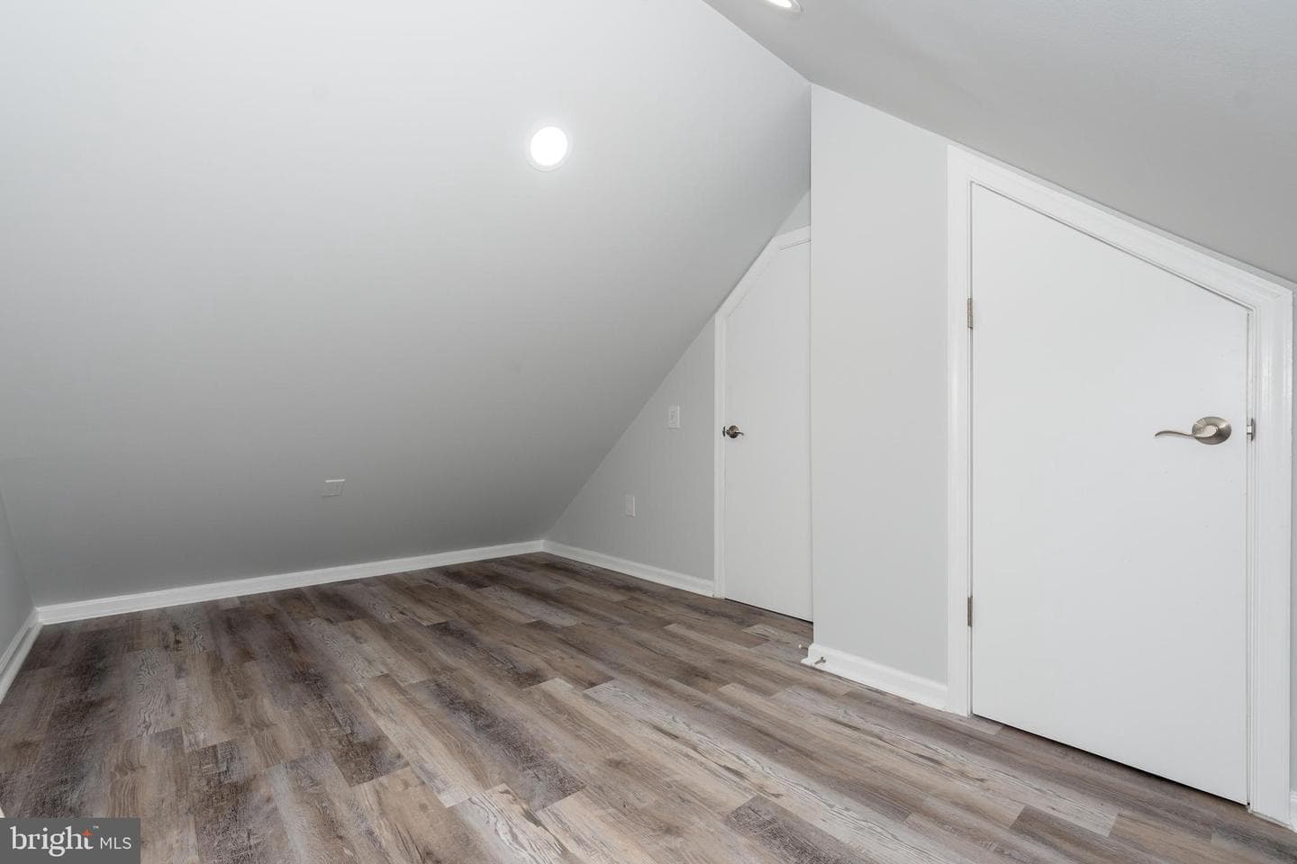 6414 Kenwood photo 33