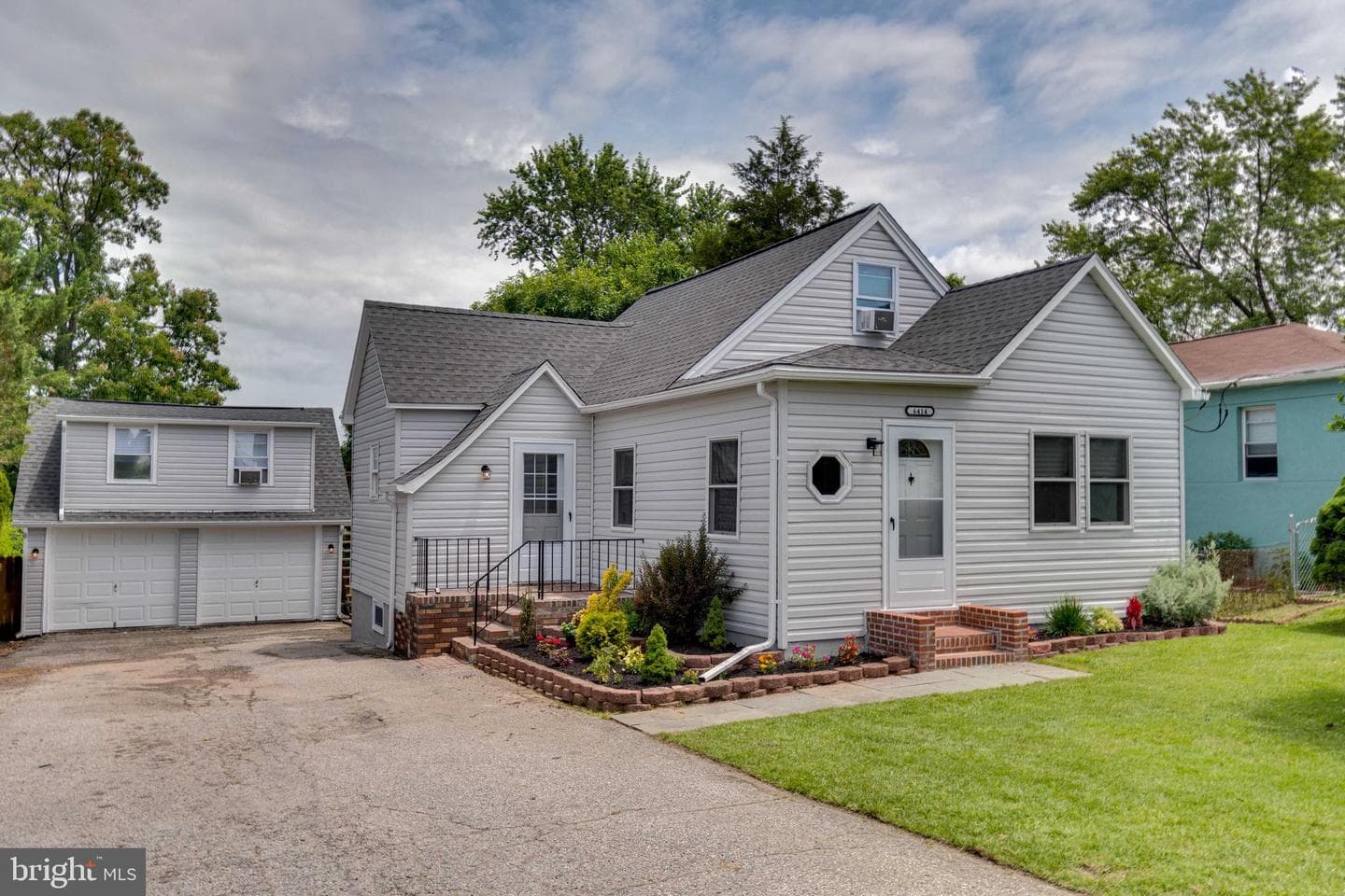 6414 Kenwood photo 4
