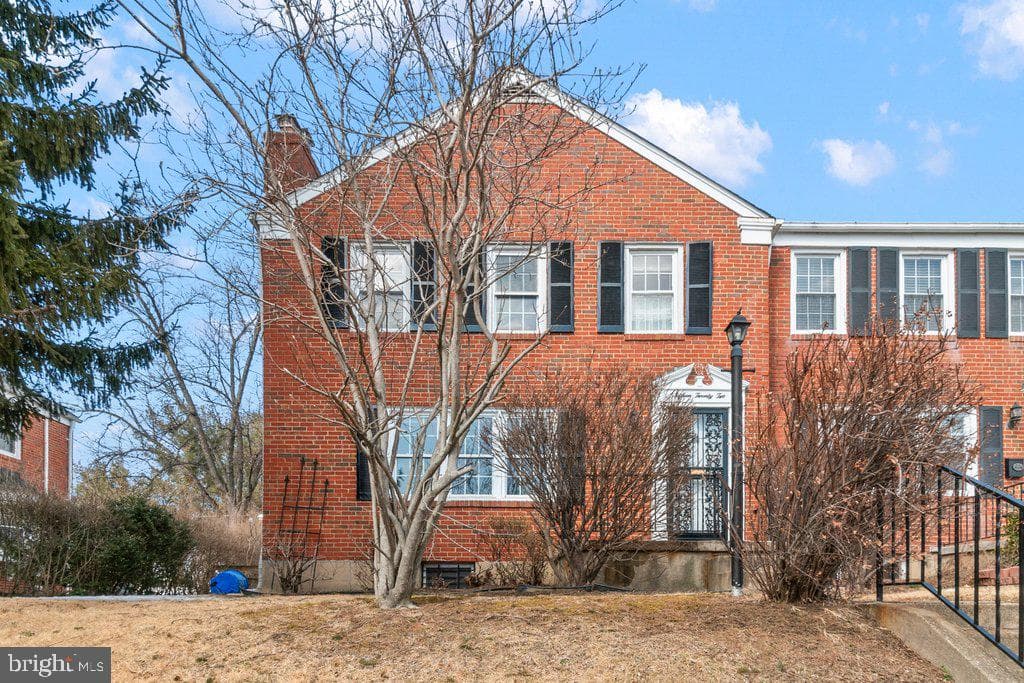 1522 Doxbury Road photo 2