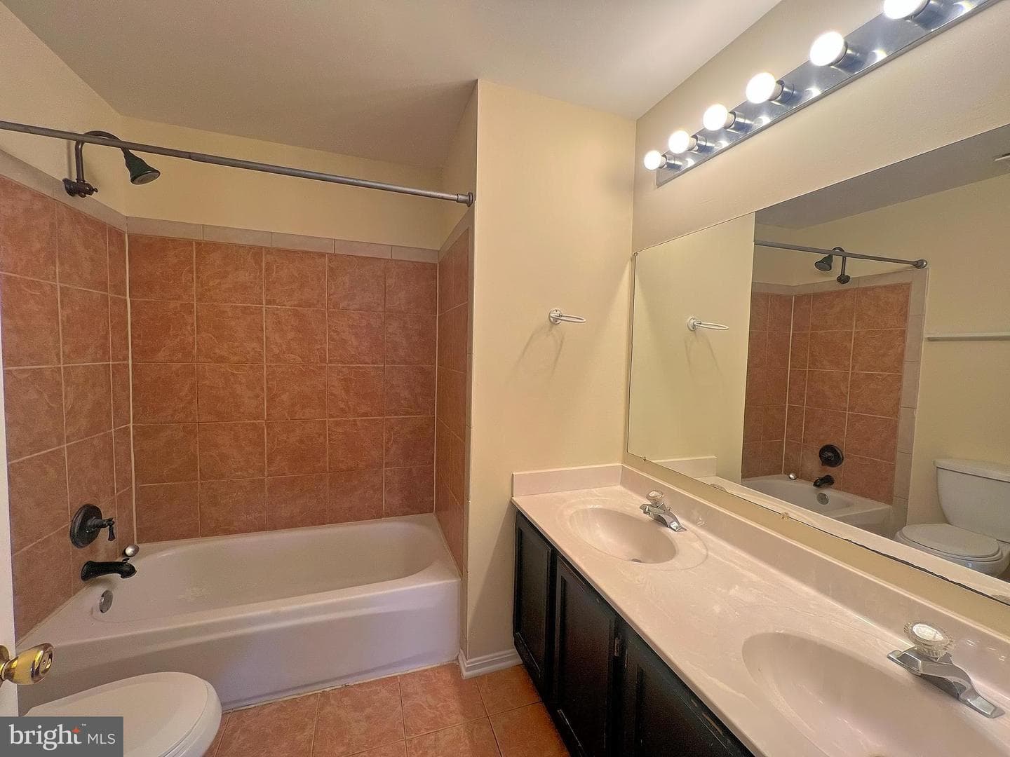 4100 Hunters Hill Circle #4100 photo 17