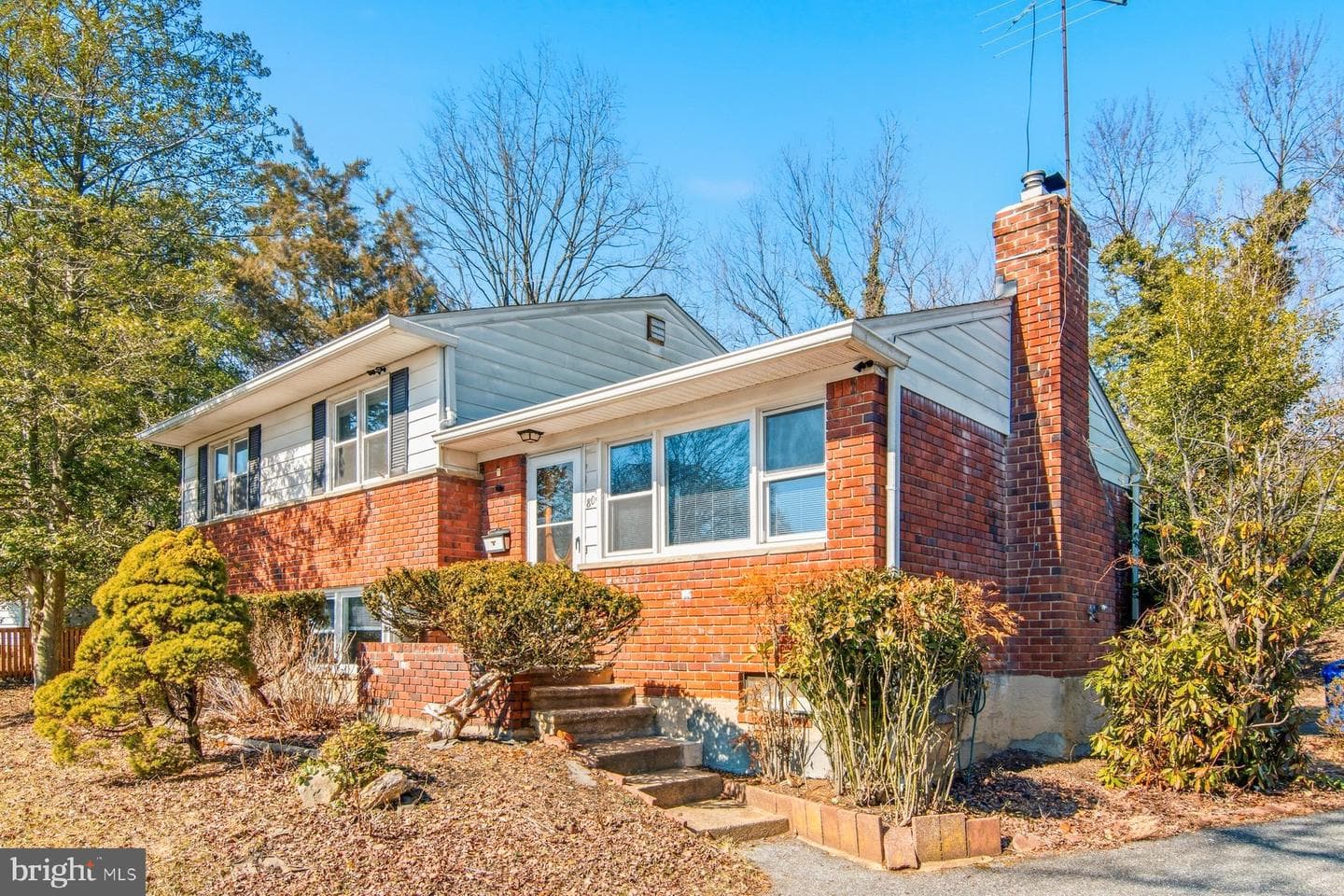802 Shaw Court photo 3