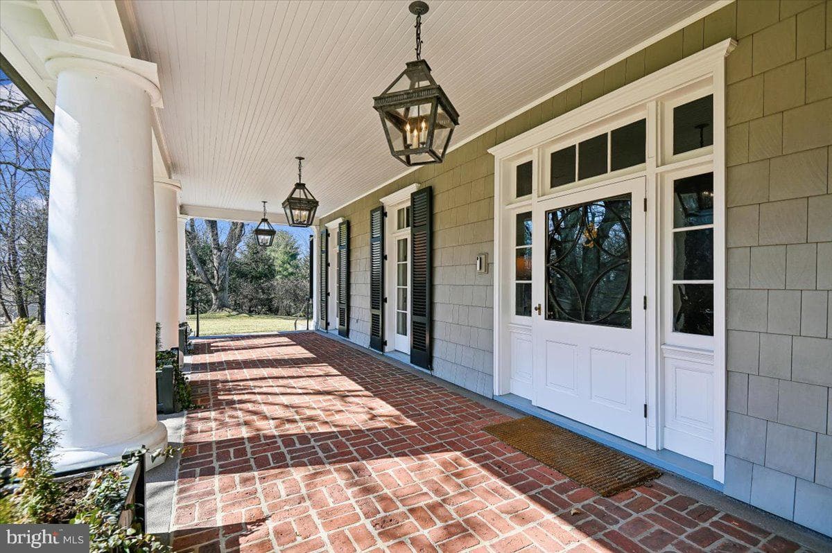922 Rolandvue Road photo 4