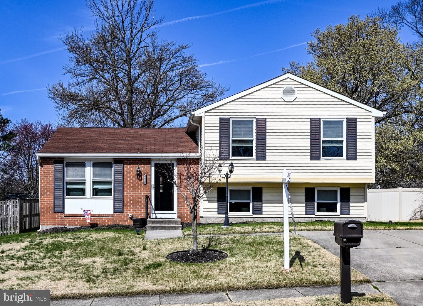 8802 Golden Tree Lane photo 2