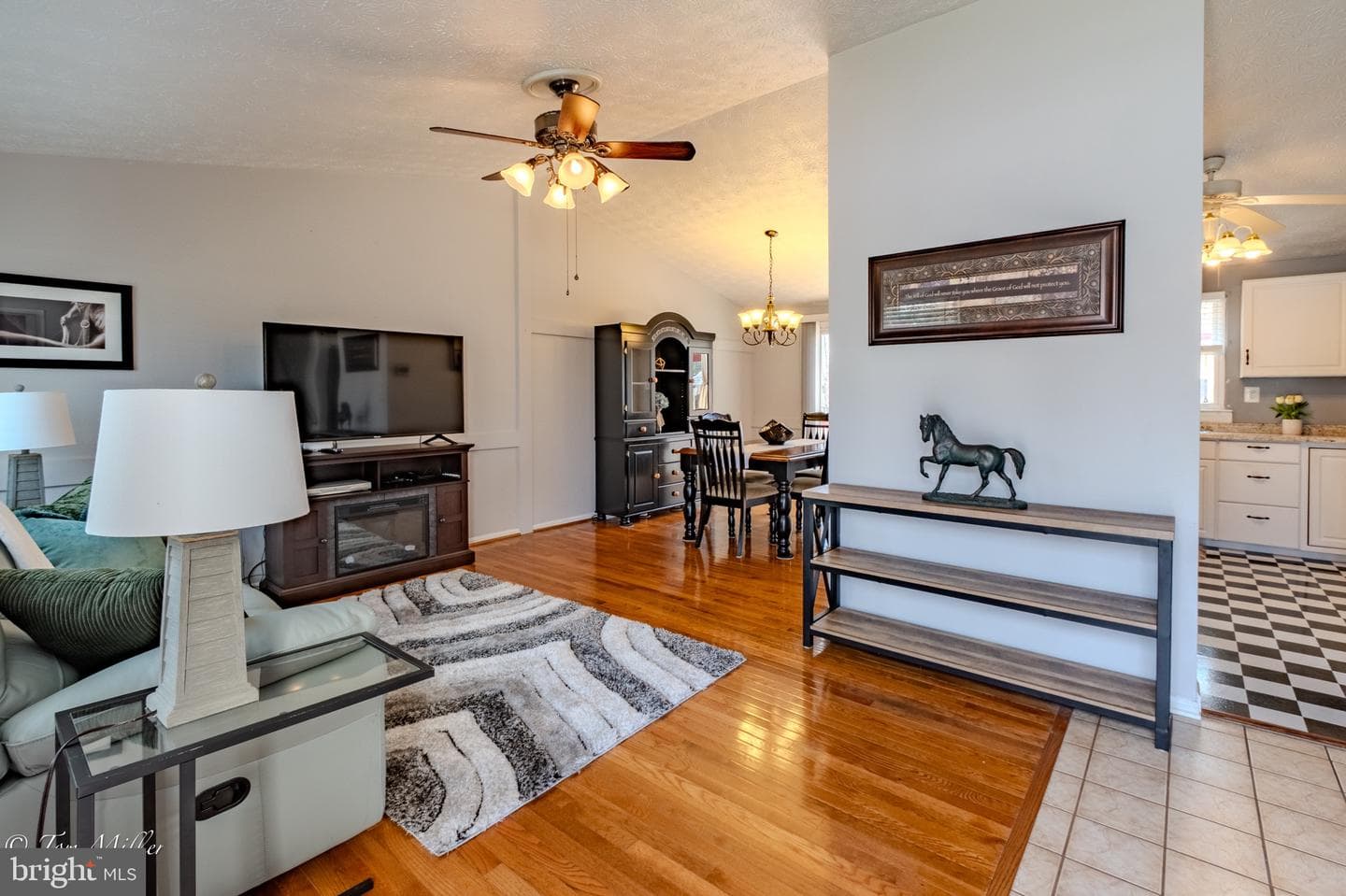 8802 Golden Tree Lane photo 3