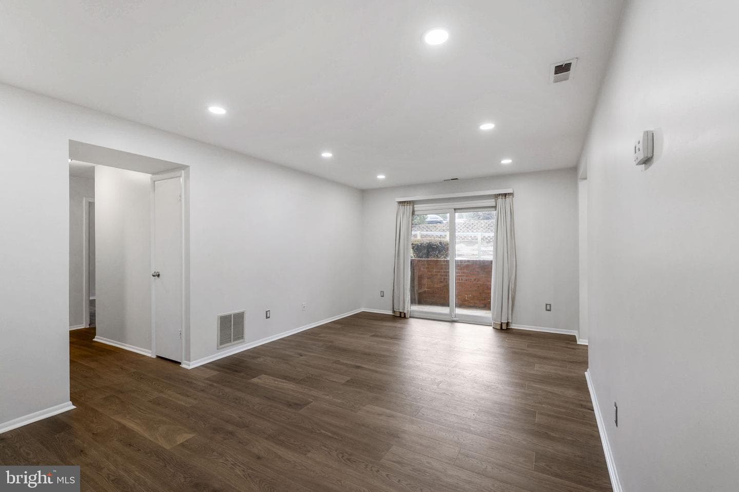1104 Lisadale Circle #1d photo 14