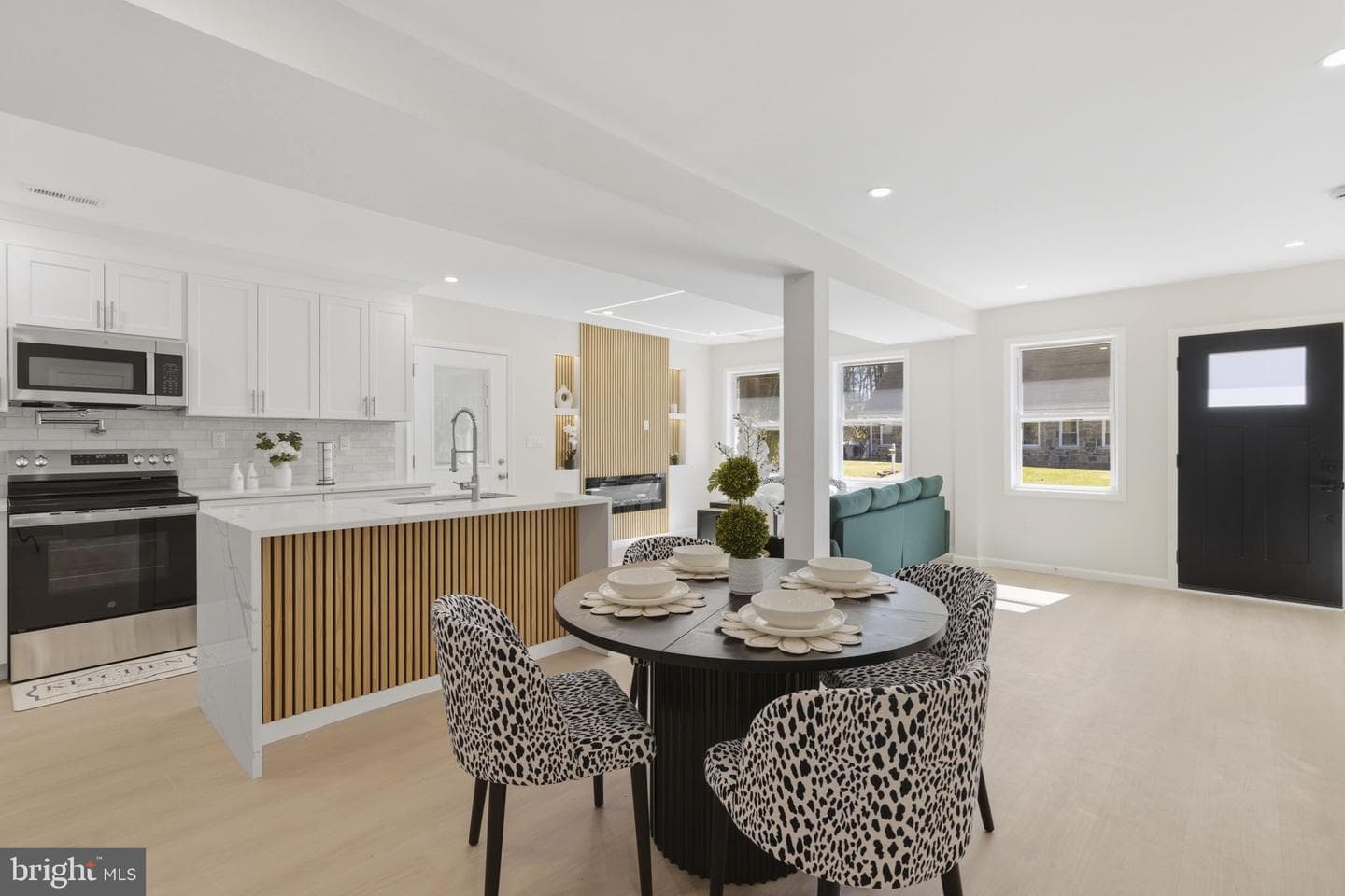 3236 George St photo 7