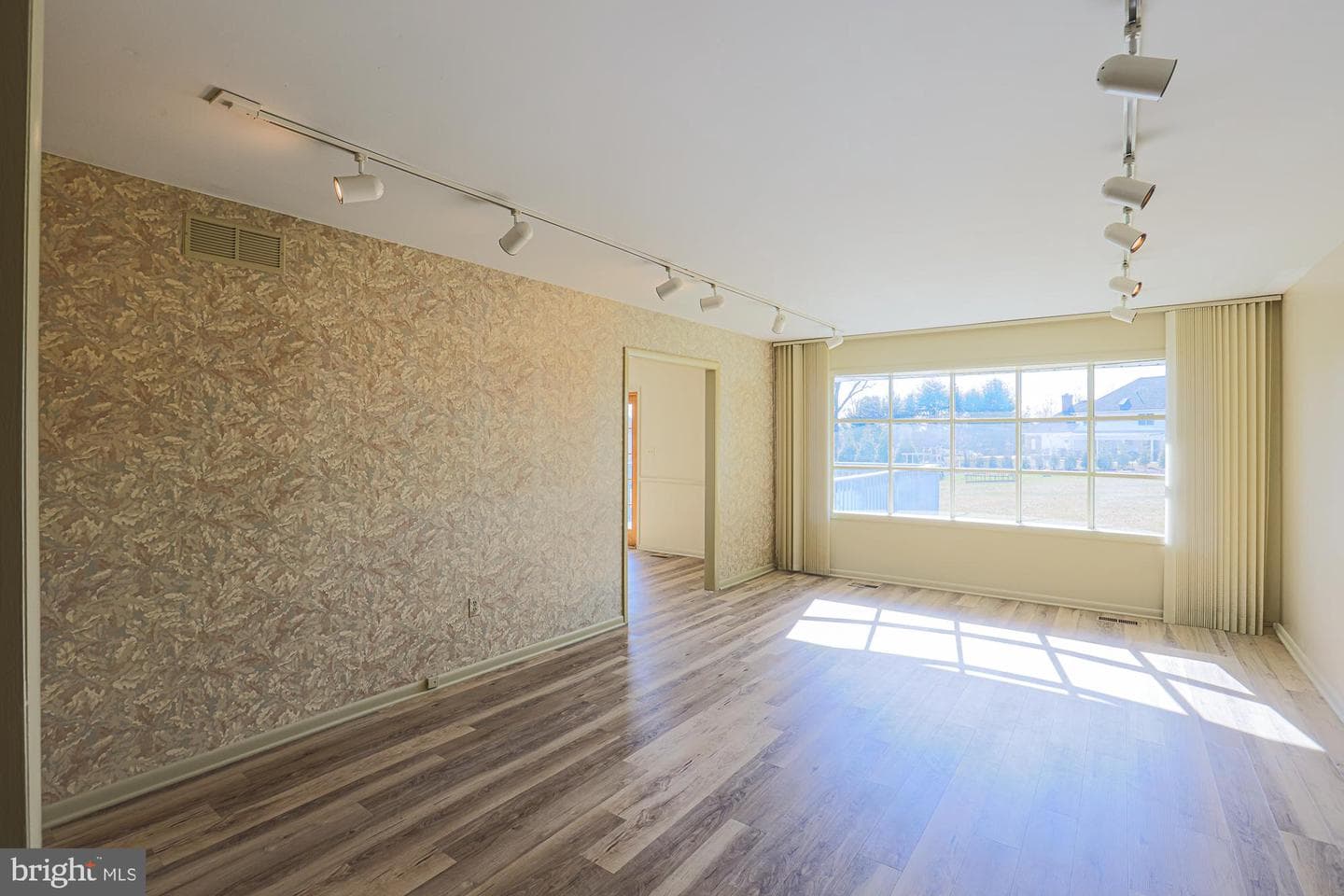 14005 Foxland Road photo 32