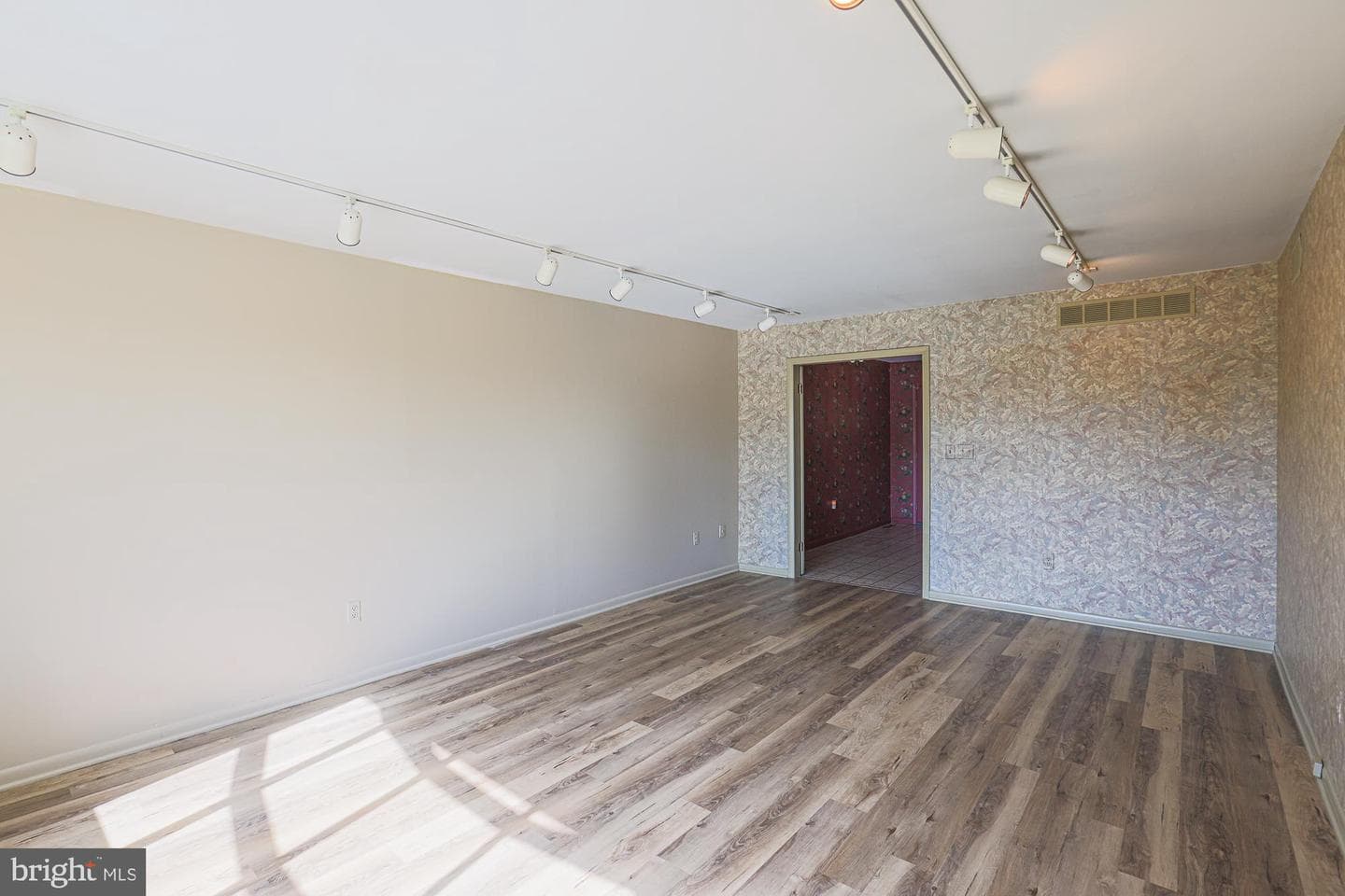 14005 Foxland Road photo 33