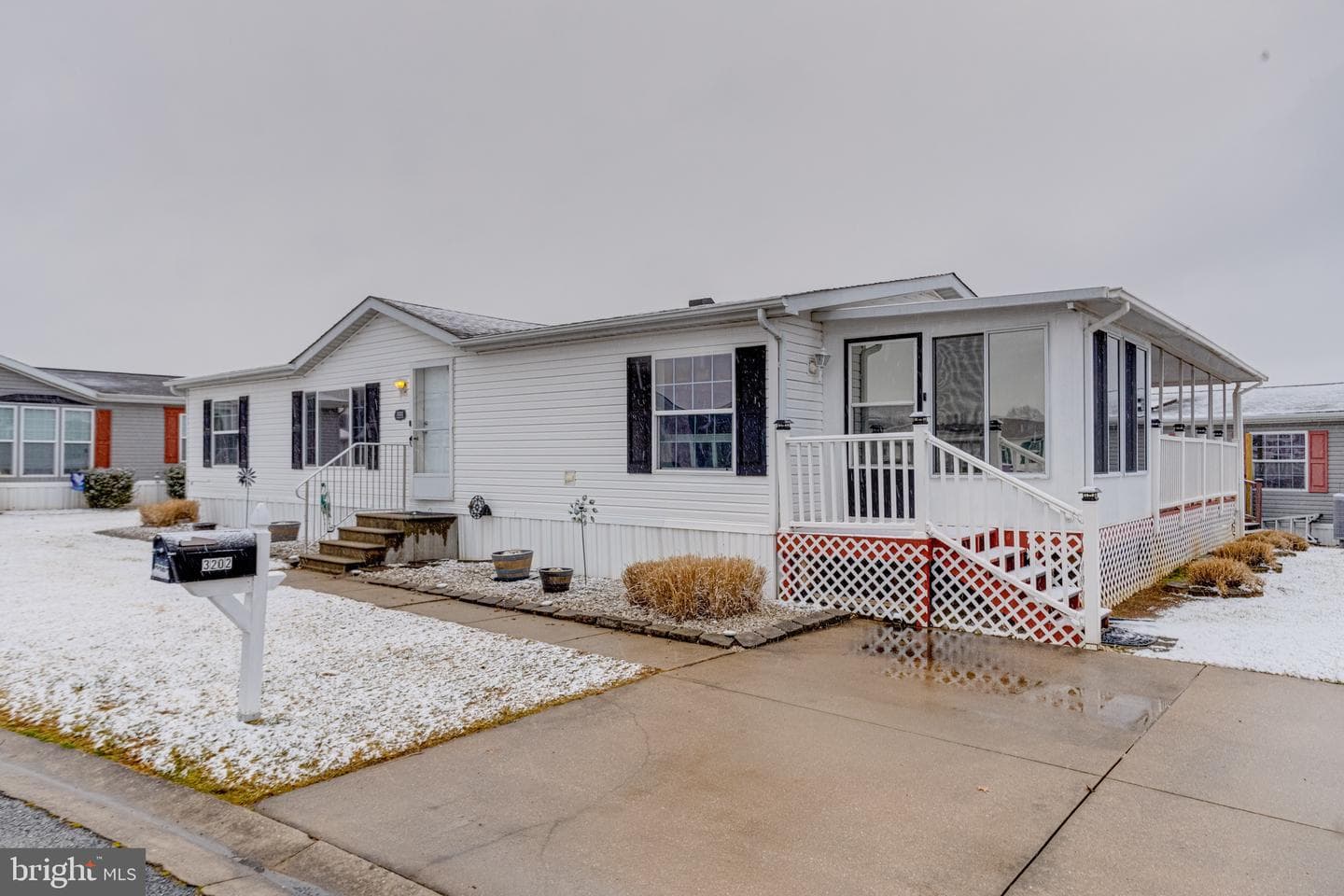 3202 Jonquil Lane photo 2