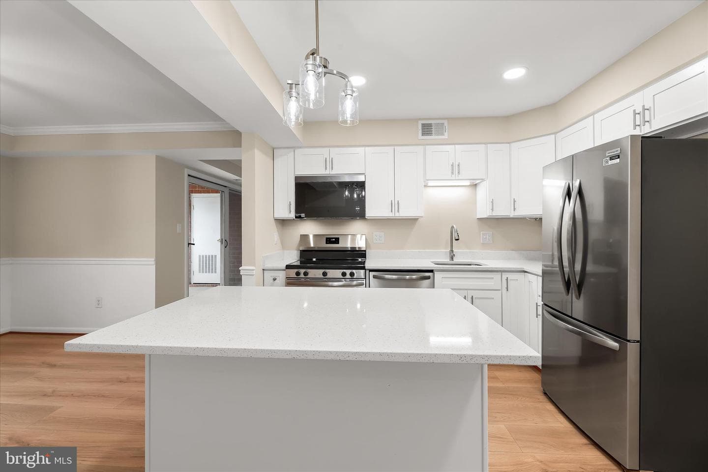 2 Elphin Court #302 photo 17