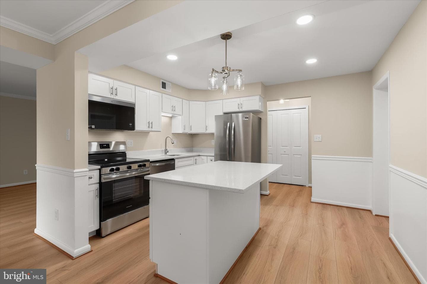 2 Elphin Court #302 photo 19
