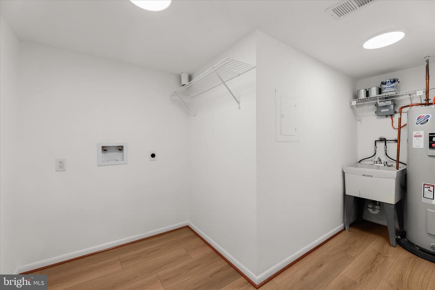 2 Elphin Court #302 photo 32